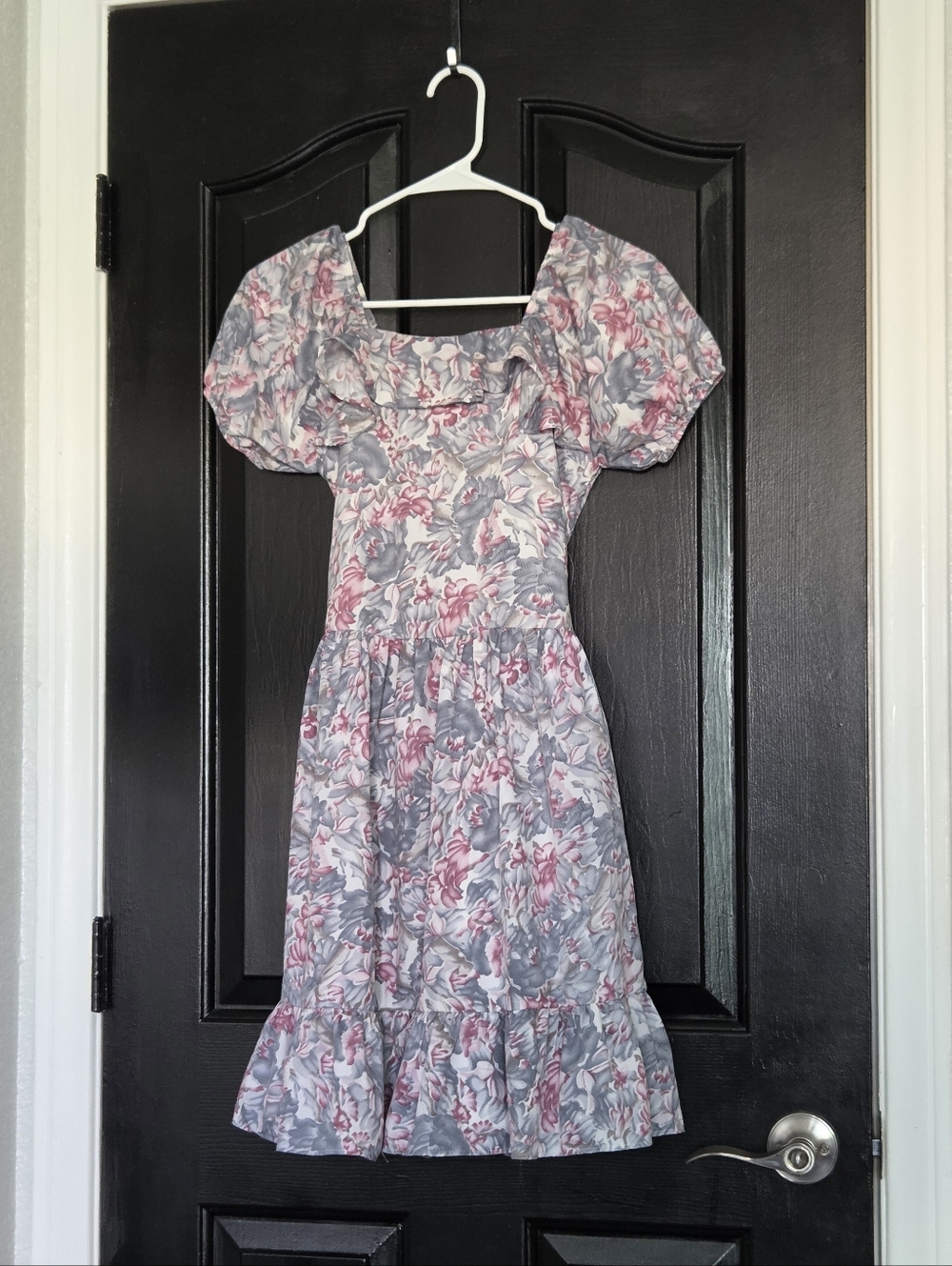 Tiny Girl Floral Puff-Sleeve Dress in Pink and Gray